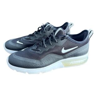 Women’s Nike Air Max Sequent- Black & White